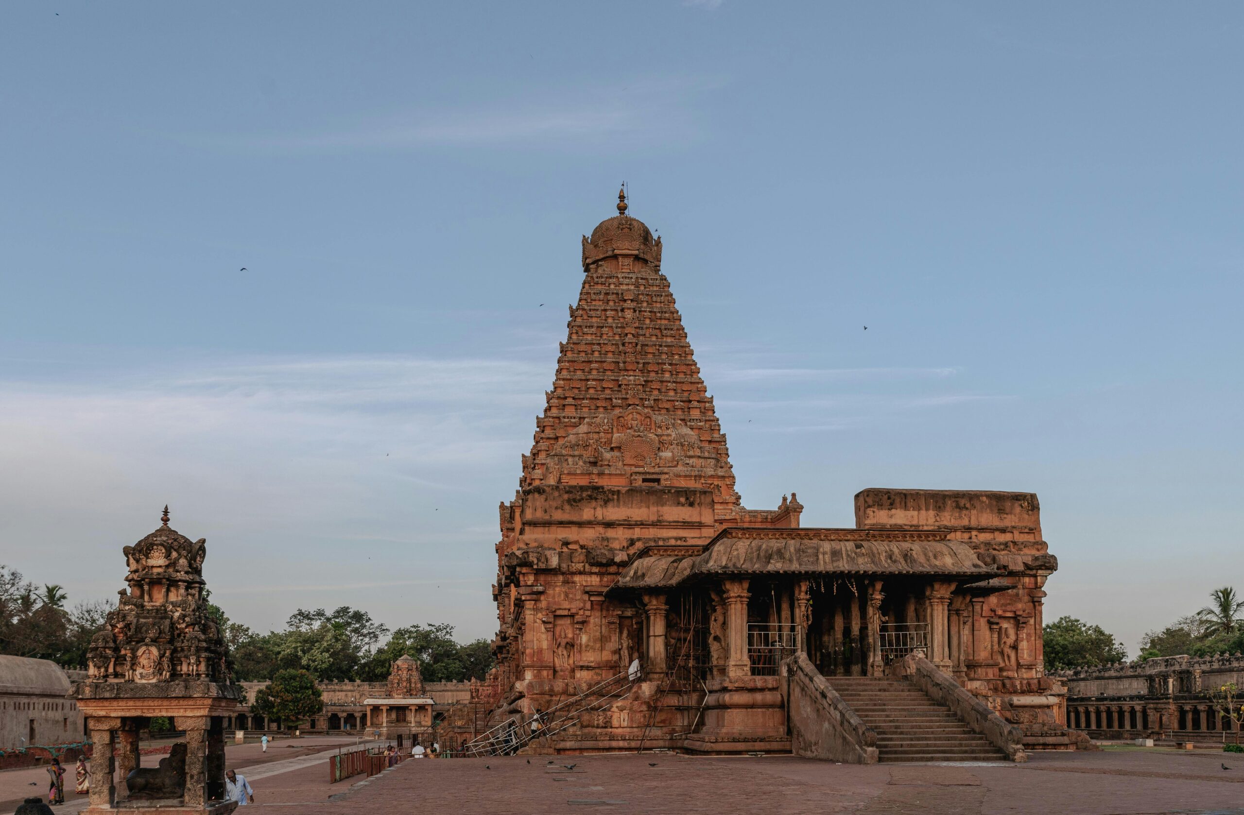 Majestic view of Brihadeeswara Temple in Thanjavur, showcasing Chola architecture at dawn.